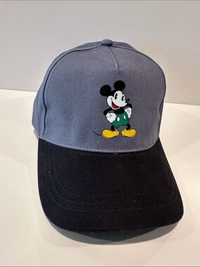 NWT Disney Mickey Mouse Baseball Cap with adjustable back in Gray /Black.